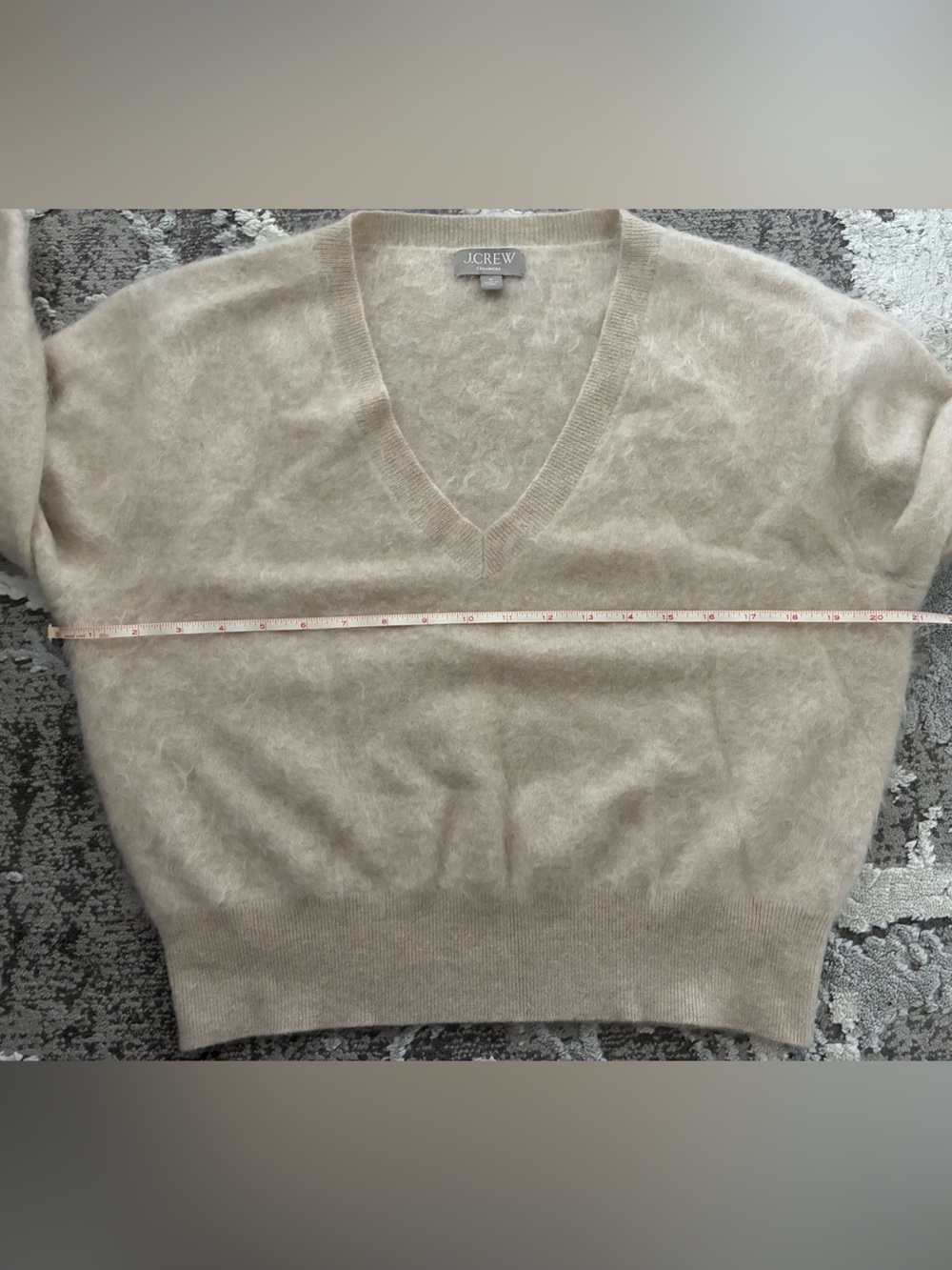 J. Crew Brushed 100% cashmere V-neck sweater Sz Medium Color ivory Heather Linen - Picture 3 of 7